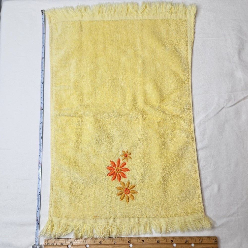 Vintage Cannon Yellow Cotton Hand‎ Towel Embroidered Floral Daisy Fringe 70s USA